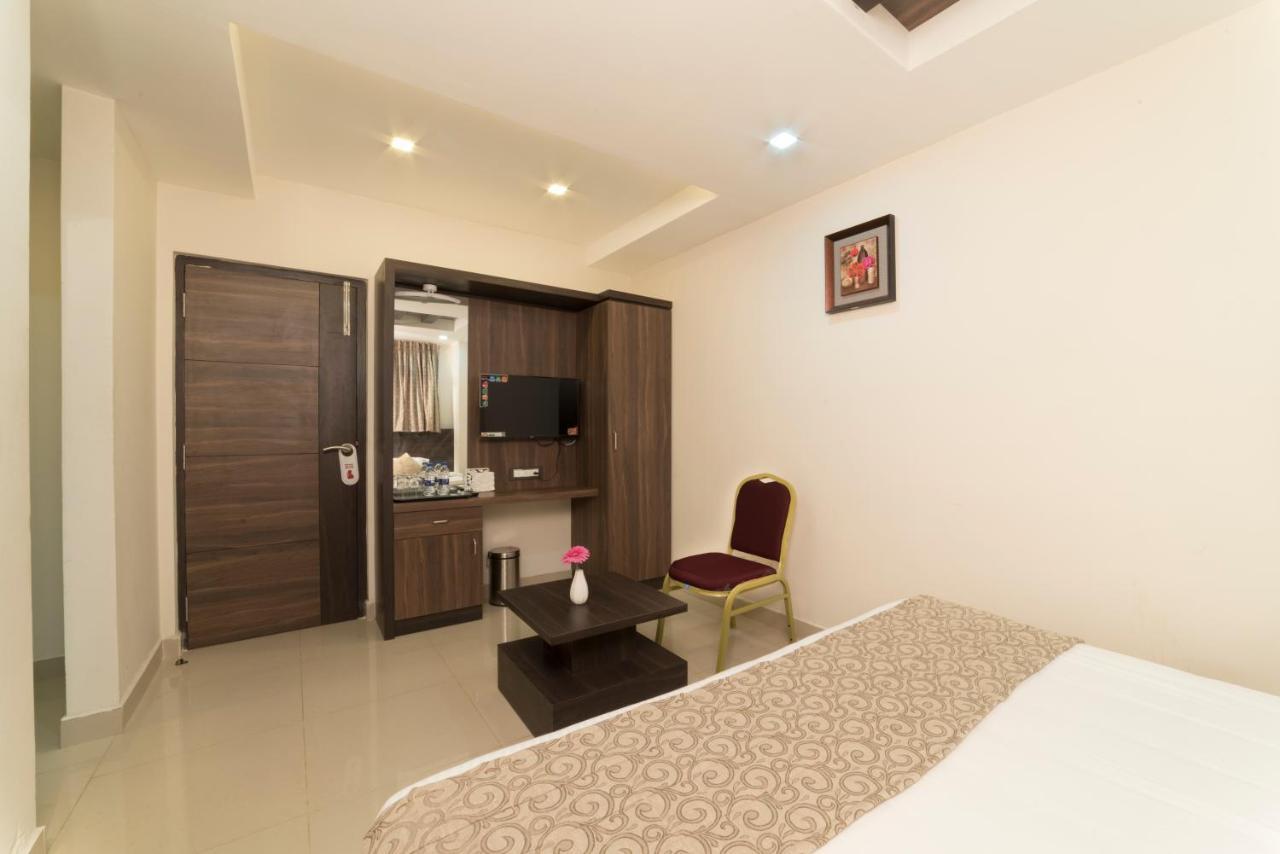 Hotel Sami V Landmarks Arantāngi Zewnętrze zdjęcie